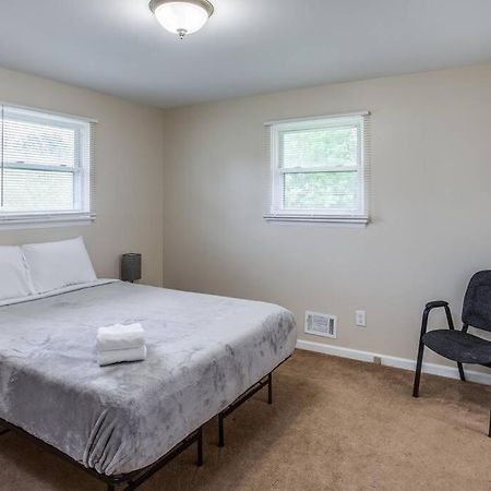 {Quiet Suburban Ranch Hot Tub} Mins Arpt/Rit/Dwnt Leilighet Rochester Eksteriør bilde